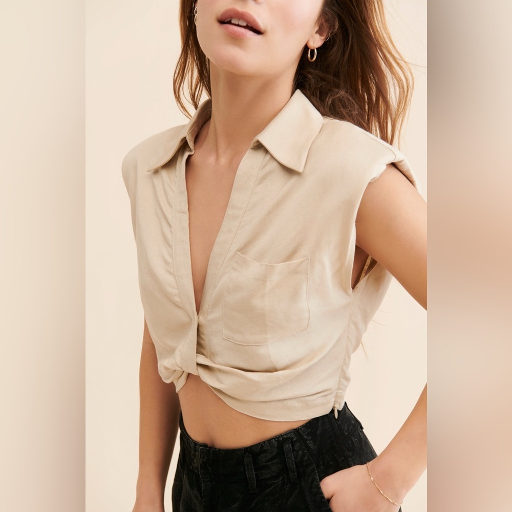 ASTR the Label Kathlynn Sleeveless Crop Top in Khaki - Size Small - Picture 12 of 16